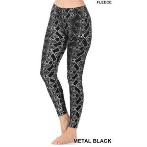 NWOT Snake Print Fleece leggings size Small/Med
